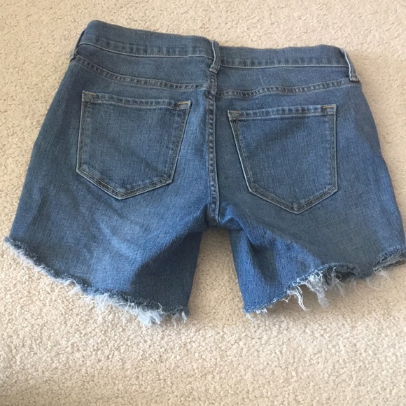 💕Old navy cuttoff shorts size 2 - Picture 2 of 4